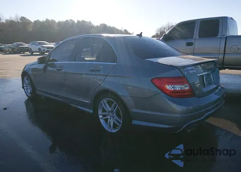 2014 Mercedes-Benz C 300 Sport 4Matic из США, поврежденный, VIN WDDGF8AB9ER319871